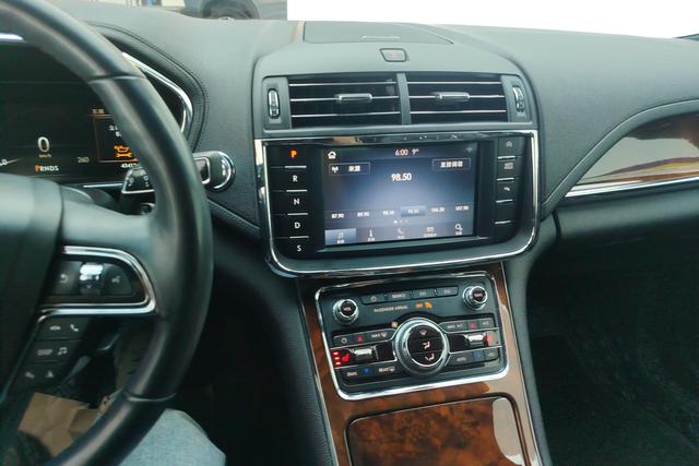 Lincoln Continental 2019 2.0 T 2 WD VI — фото 11