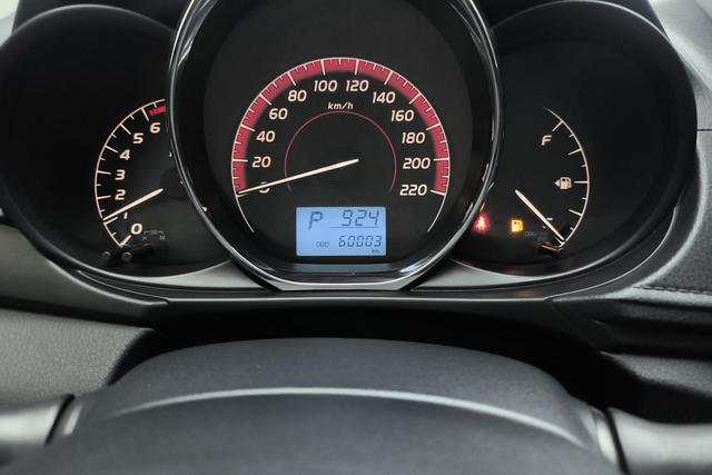 Toyota Vios 2021 1.5 L CVT — фото 14