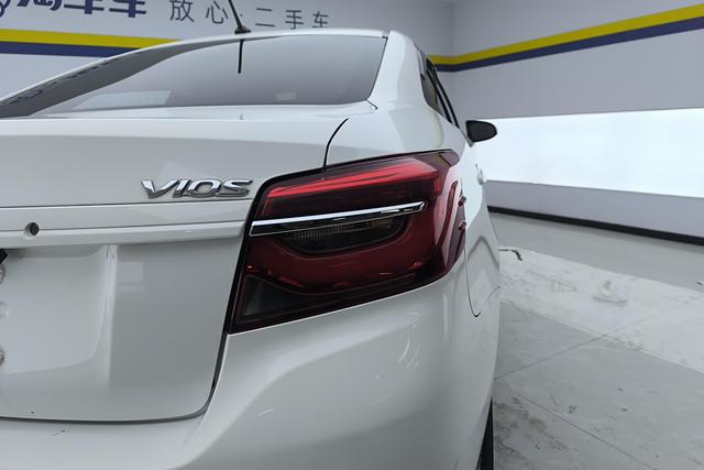 Toyota Vios 2021 1.5 L CVT — фото 5