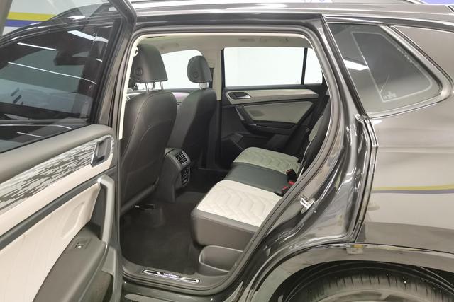Volkswagen Tayron 2023 330 TSI 2 WDR-Line — фото 16