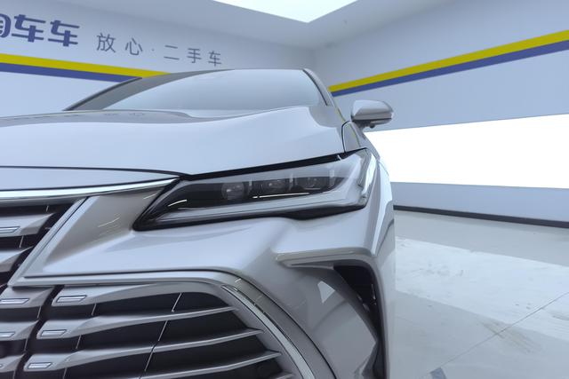 Toyota Avalon 2024 2.0 L E-CVT — фото 4