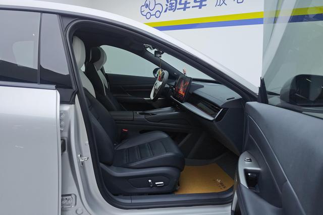 Dongfeng Yipai eπ007 2024 Серебристо-серый из Китая, фото 4