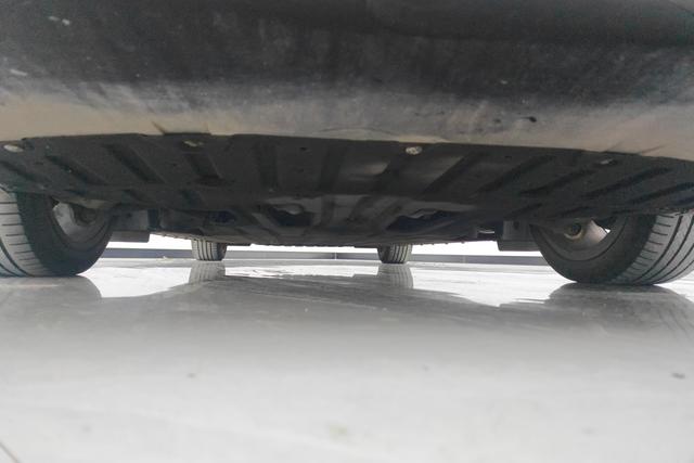 Dongfeng Yipai eπ007 2024 Серебристо-серый из Китая, фото 6