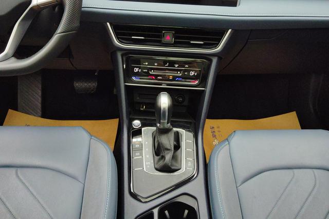 Volkswagen Tharu 2025 300 TSI 2 WD — фото 12