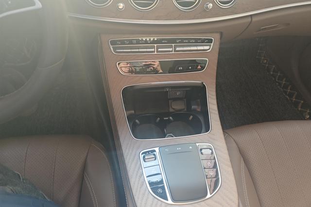 Mercedes-Benz E-Class 2023 E 300 L Luxury — фото 14