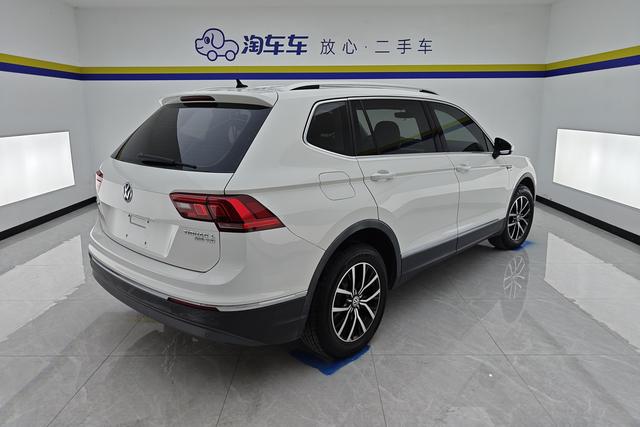 Volkswagen Tiguan L 2017 — фото 3