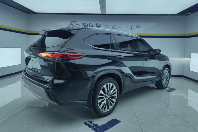 Toyota Highlander 2022 2.5 L 4 WD 7 — фото 3