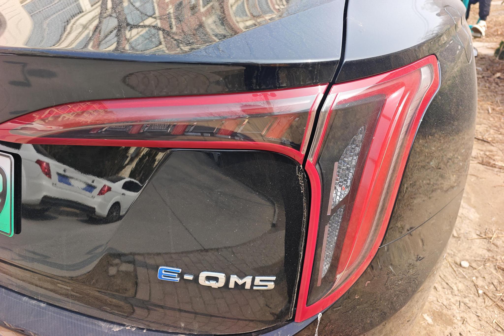 Hongqi E-QM5 2022 431km 5 мест