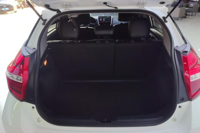 Toyota YARiS L 2019 — фото 17