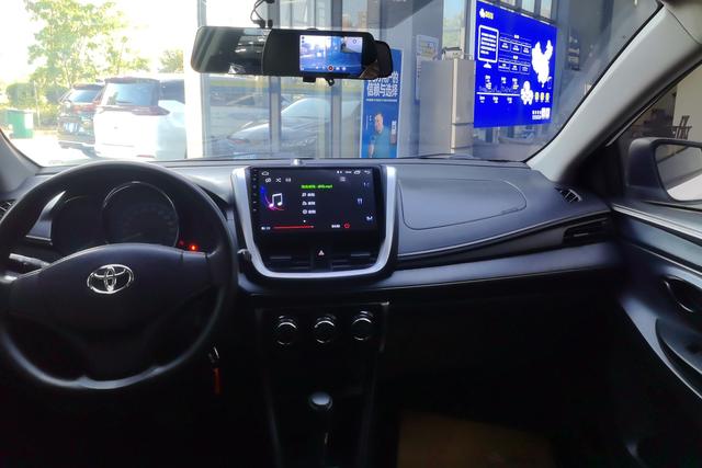 Toyota YARiS L 2019 — фото 15