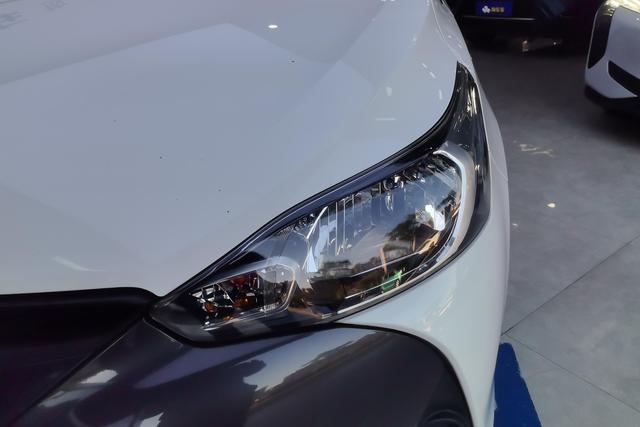 Toyota YARiS L 2019 — фото 4
