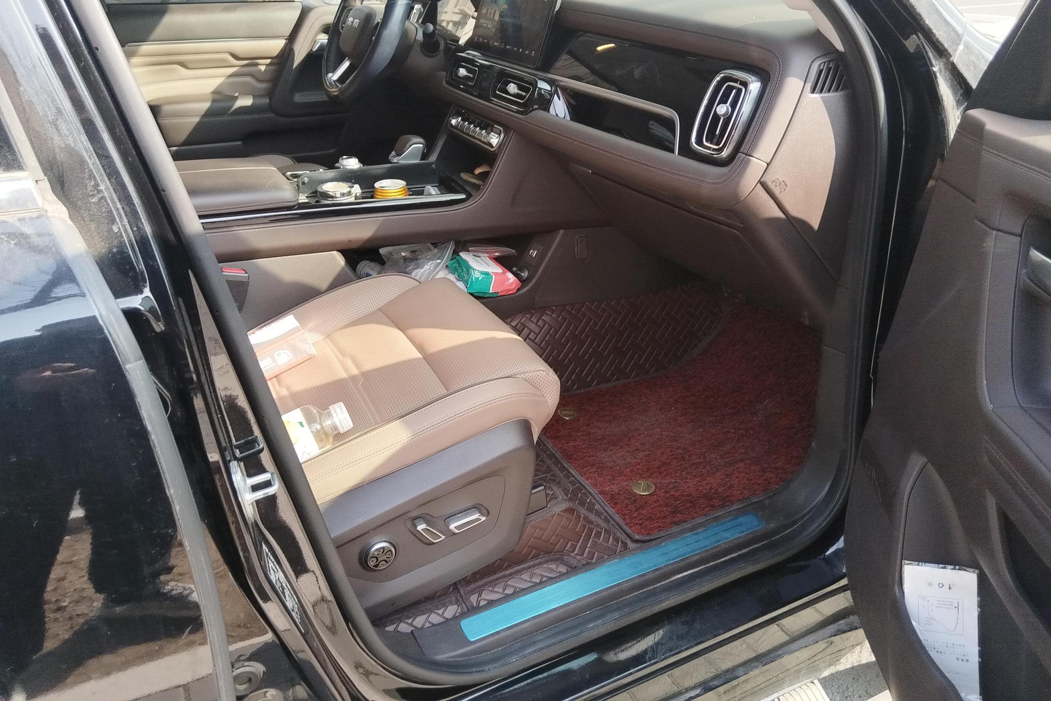 BAIC BJ60 2022 2.0T AT мест
