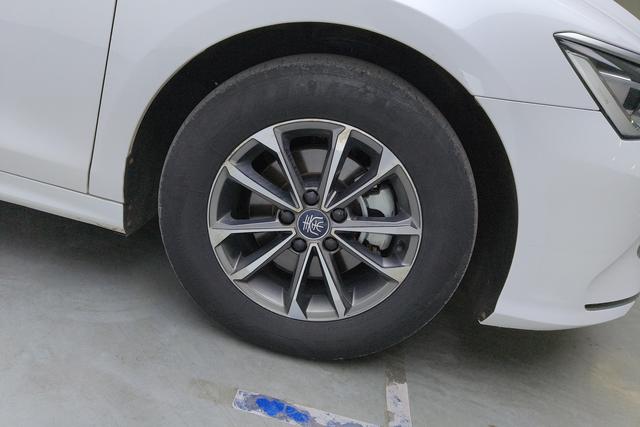 BYD QIN PLUS Hybrid 2021 — фото 10
