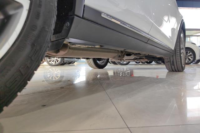BYD Tang 2019 2.0 T AT Premium 7 VI — фото 9