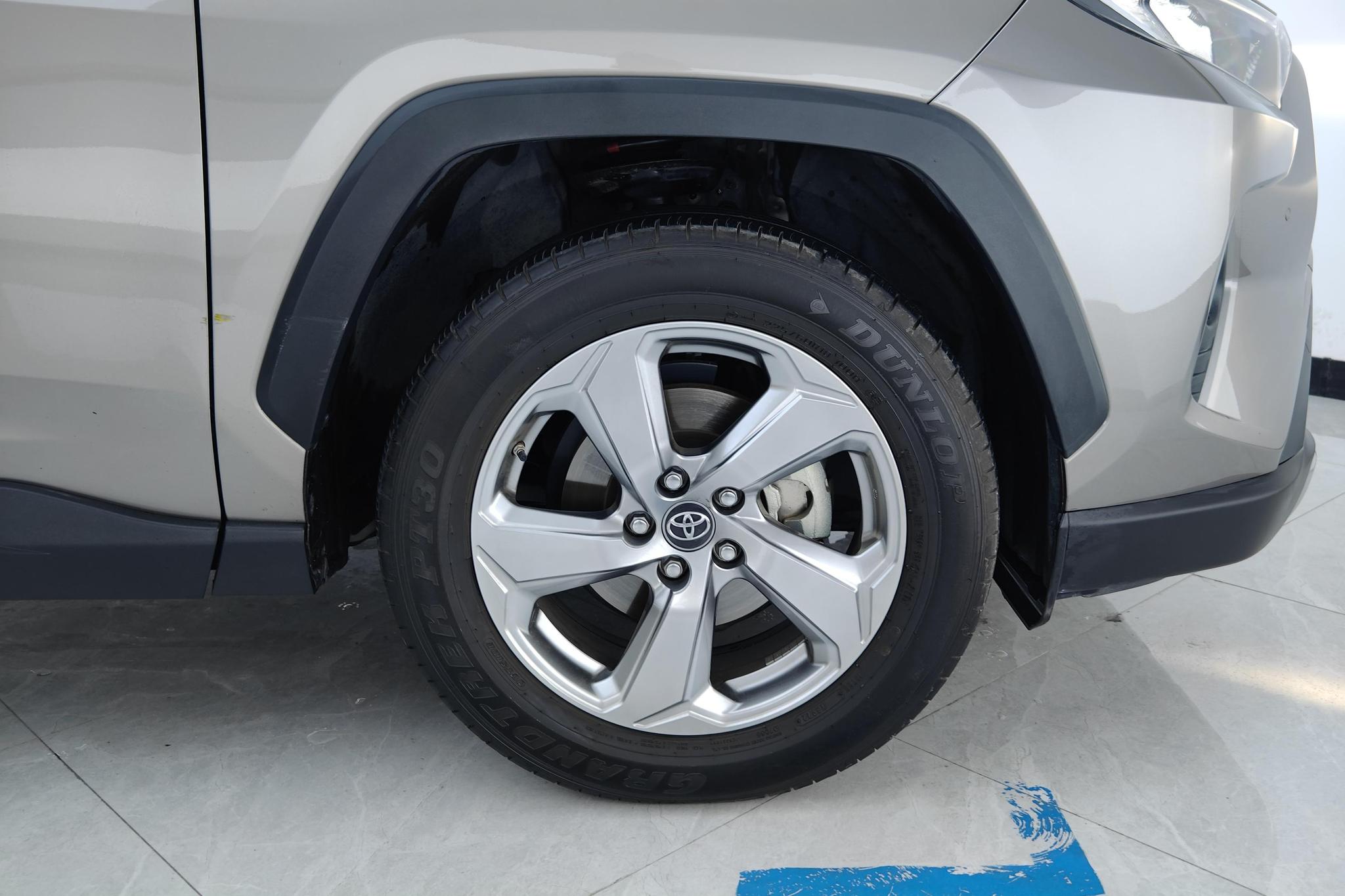 Toyota RAV4 2022 2.0L CVT PLUS