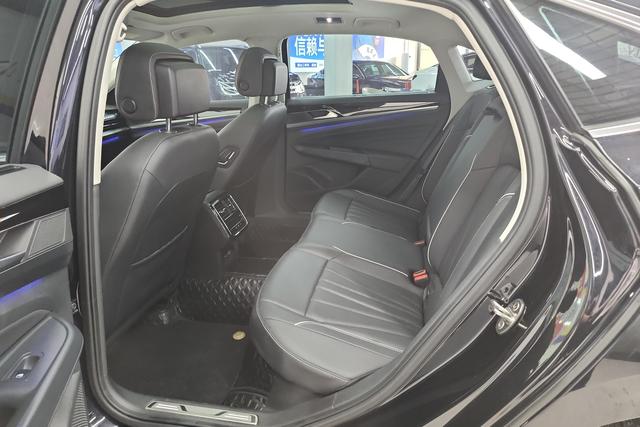 Volkswagen Passat id 3824729 из Китая 12