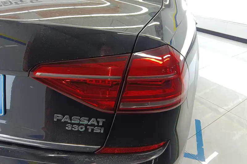 Volkswagen Passat — фото 5