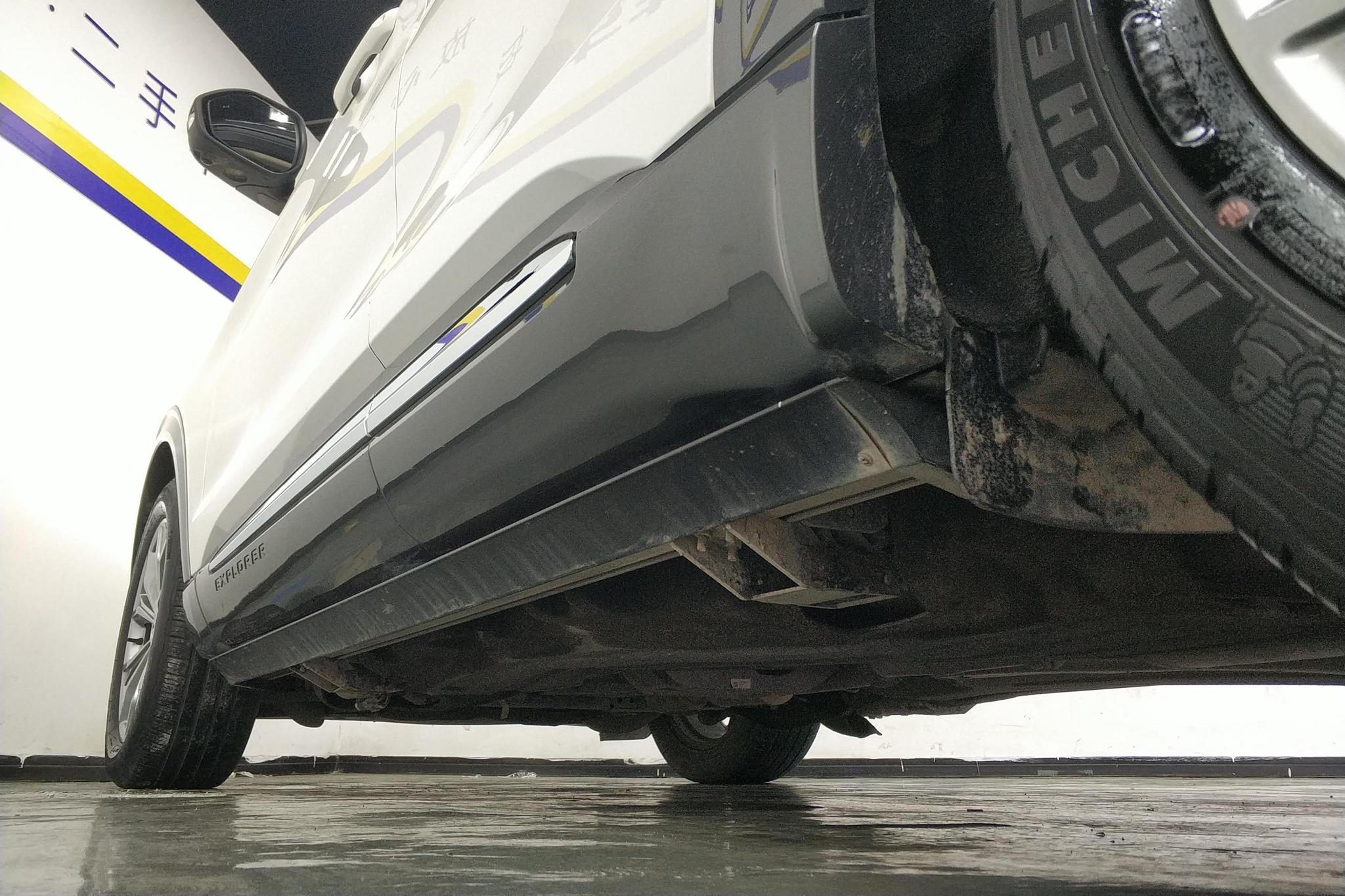 Ford Explorer id 4438063 из Китая 17