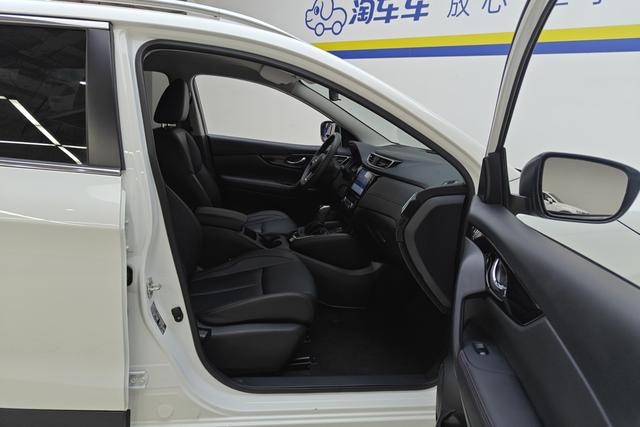Nissan Qashqai 2023 2.0 L — фото 15