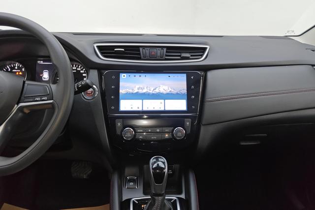 Nissan Qashqai 2023 2.0 L — фото 9