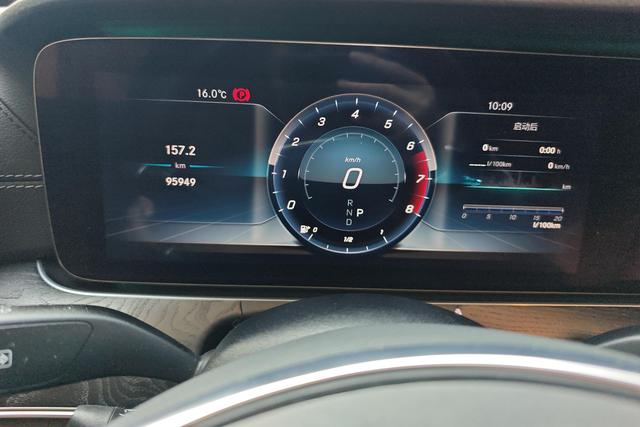 Mercedes-Benz E-Class 2018 E 300 L Luxury — фото 14