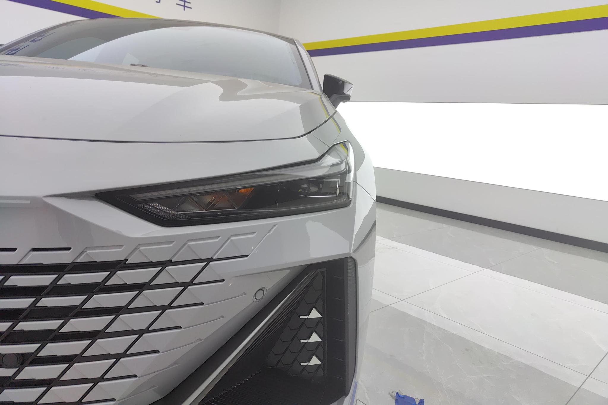 Changan UNI-V 2022 1.5T Luxury