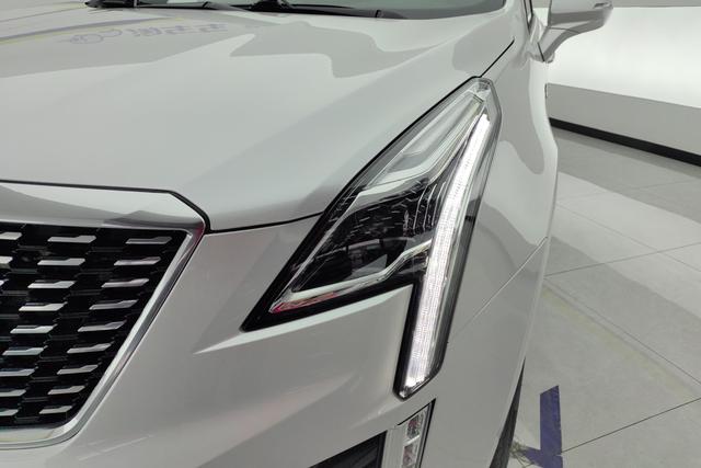 Cadillac XT5 2022 2.0 T 2 WDLuxury — фото 4
