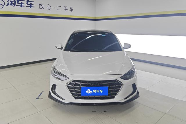 Hyundai Elantra — фото 2