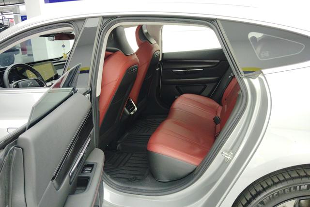 Xiaopeng Motors Xiaopeng P7 id 3837367 из Китая 9