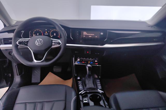 Volkswagen Passat 2024 380 TSI — фото 12