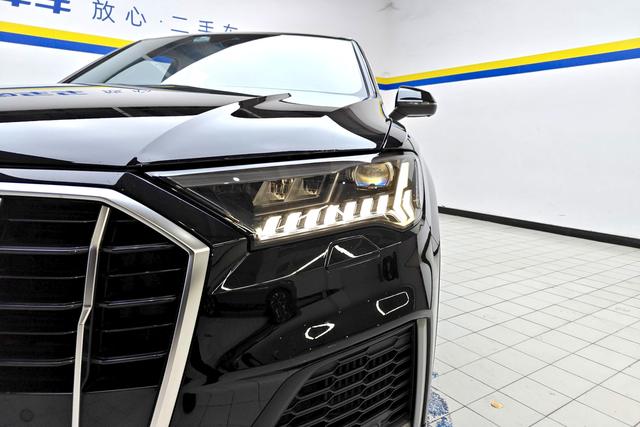 Audi Q7 2021 55 TFSI quattro S line Sport — фото 4