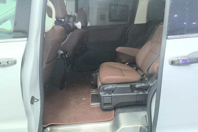 Honda Odyssey 2024 2.0 L e:HEV · — фото 16