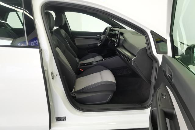 Volkswagen Golf 2025 300 TSI R-Line — фото 15