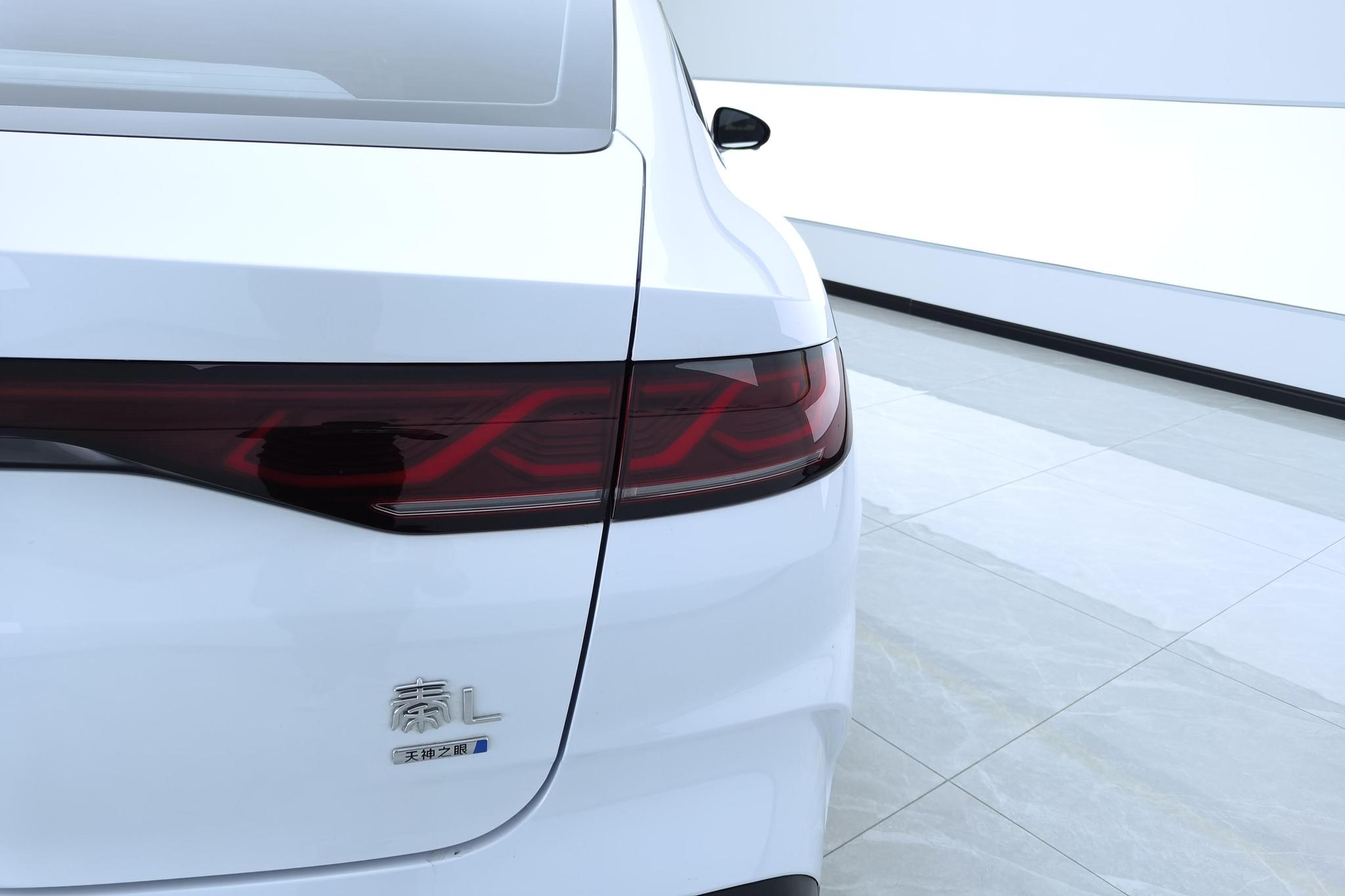 BYD Qin L L DM 2025 Smart Drive DM-i 80KM Lead