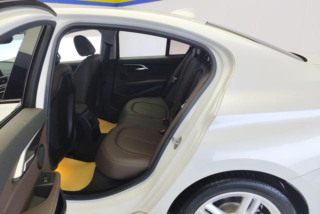 BMW 1 series id 3825369 из Китая 14