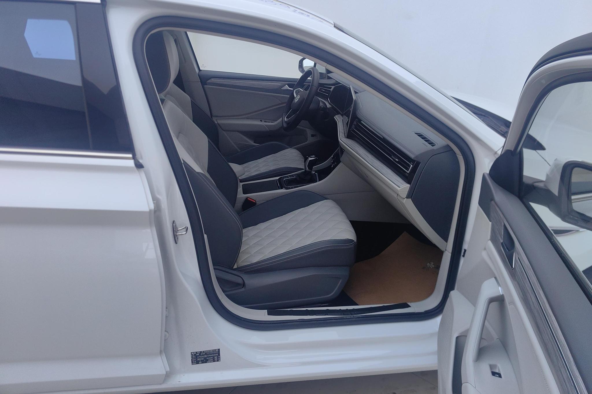 Volkswagen Sagitar 2023 300TSI DSG
