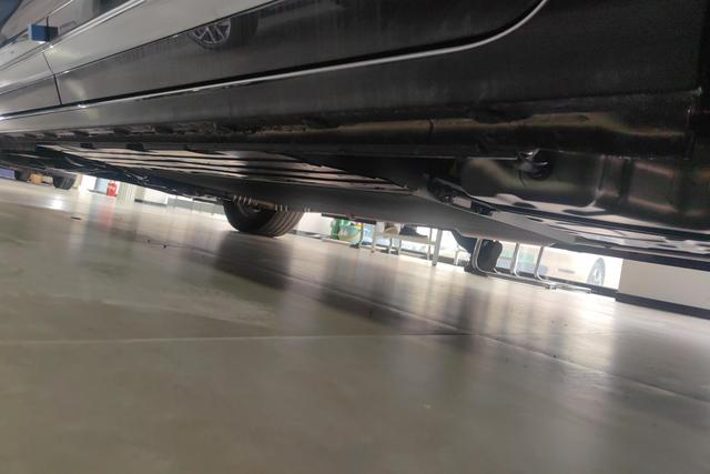 JAC RF8 PHEV 2024 1.5 T 150 KM Flagship — фото 8