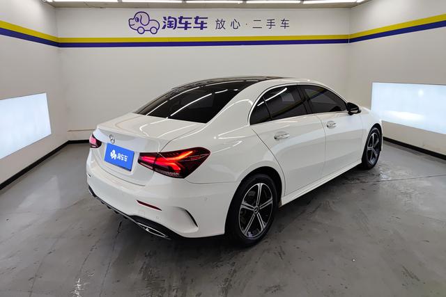 Mercedes Benz A-Class 2022 — фото 3