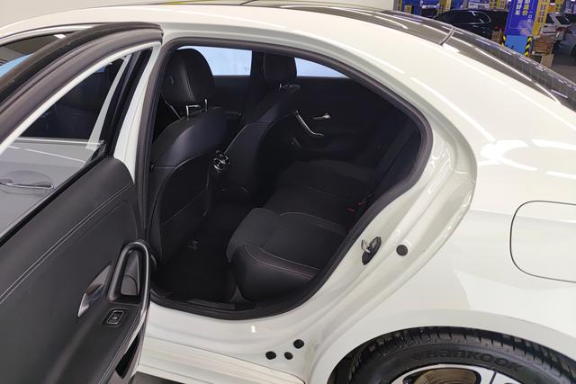 Mercedes Benz A-Class 2022 — фото 15