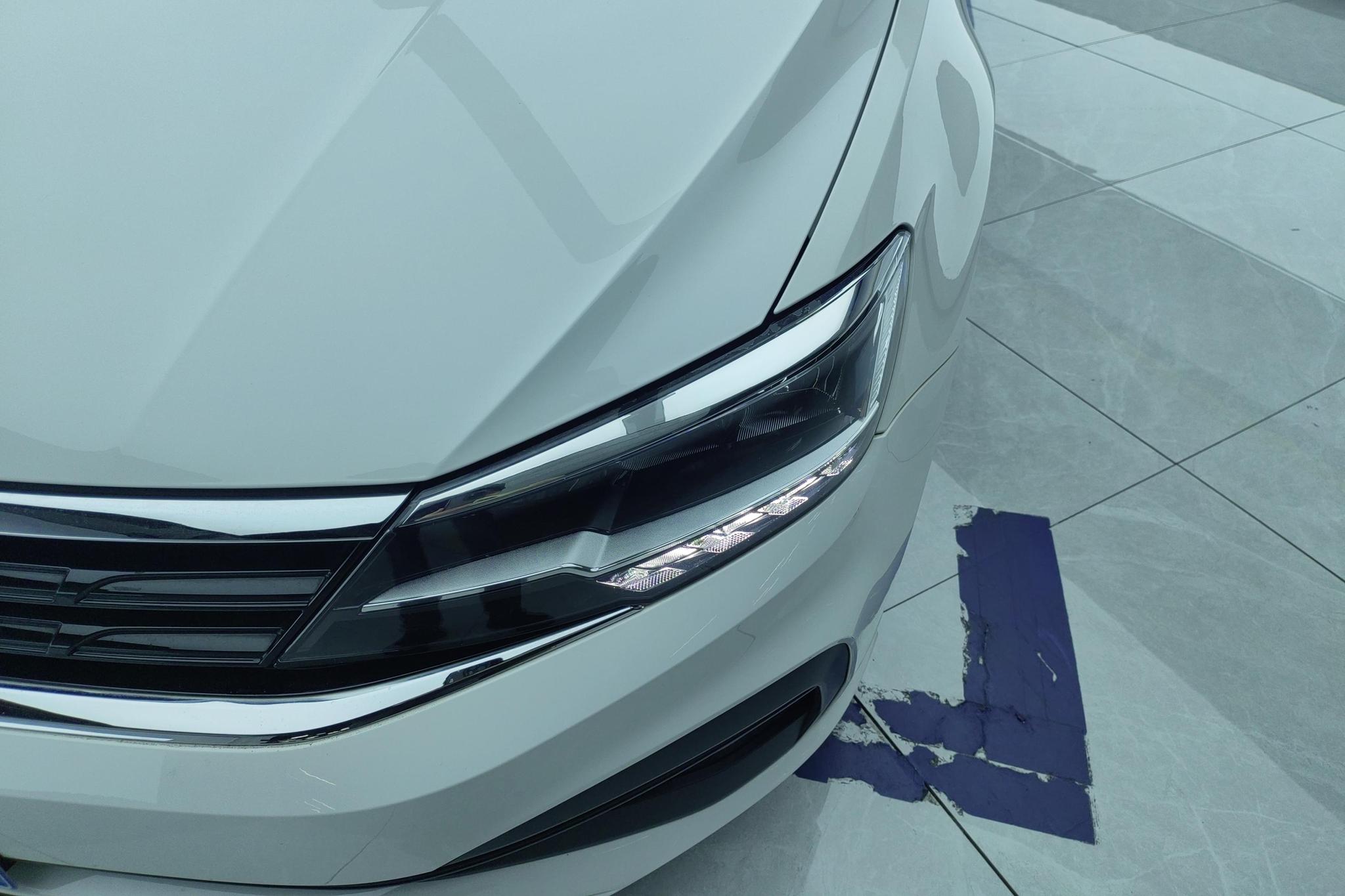 Volkswagen Lamando 2021 230TSI DSG