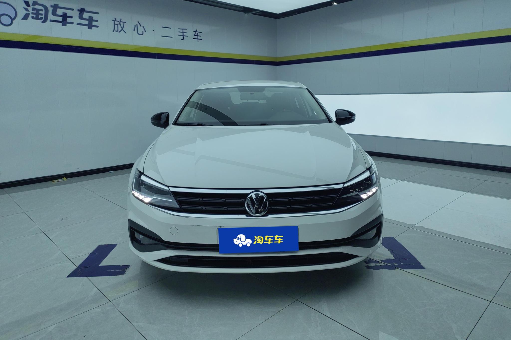 Volkswagen Lamando 2021 230TSI DSG