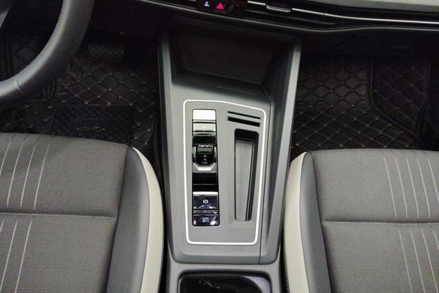 Volkswagen Golf 2023 Белый из Китая