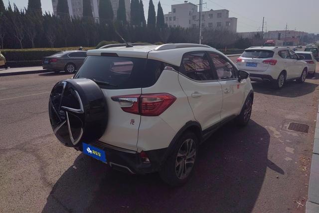 BYD Yuan 2016 1.5 L MTPremium — фото 3