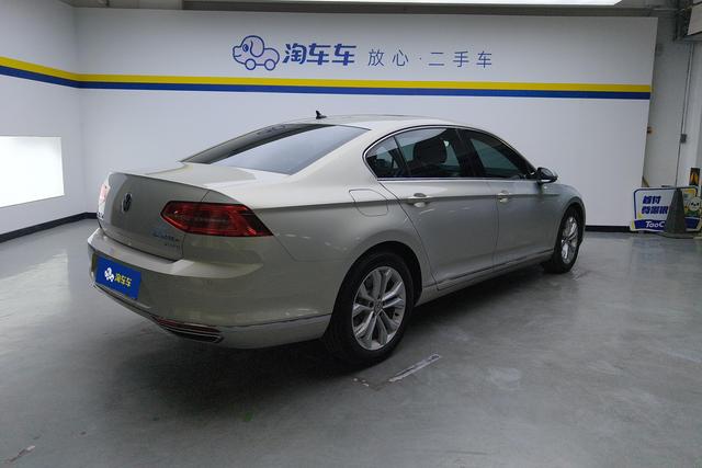 Volkswagen Magotan 2019 330 TSI DSG Luxury VI — фото 3