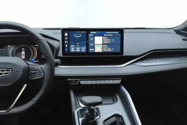 Geely Preface 2023 1.5 T — фото 12