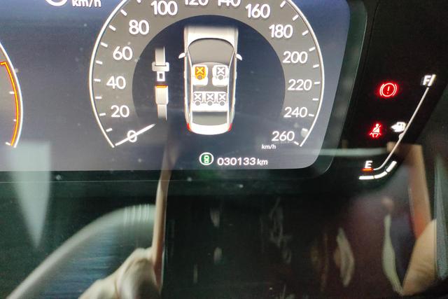 Honda Civic id 3840958 из Китая 16