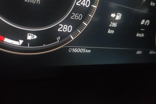Jaguar XFL 2024 2.0 T P 250 2 WD — фото 12