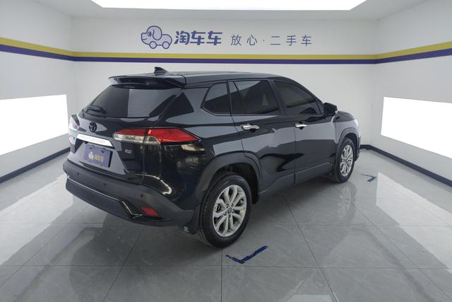 Toyota Frontlander 2024 2.0 L CVT — фото 3
