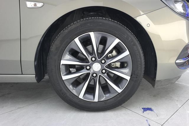 Buick GL6 2018 18 T 6 Premium — фото 9