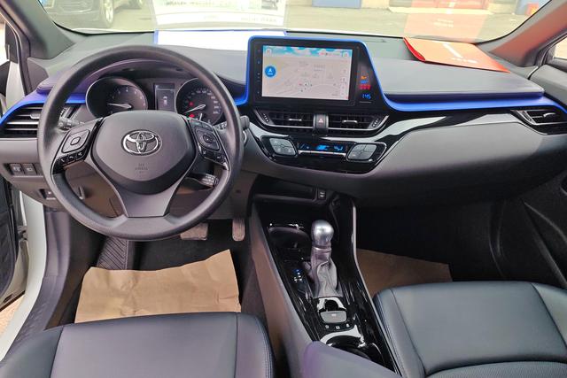 Toyota C-HR 2020 2.0 L — фото 12